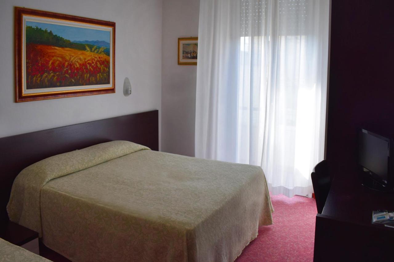 Hotel Igea Spiaggia Bellaria-Igea Marina Buitenkant foto