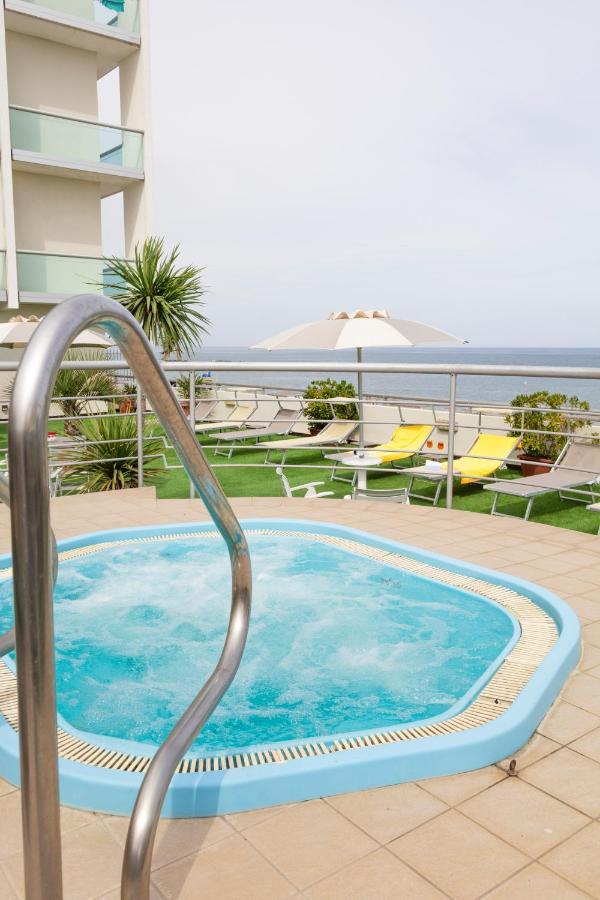 Hotel Igea Spiaggia Bellaria-Igea Marina Buitenkant foto